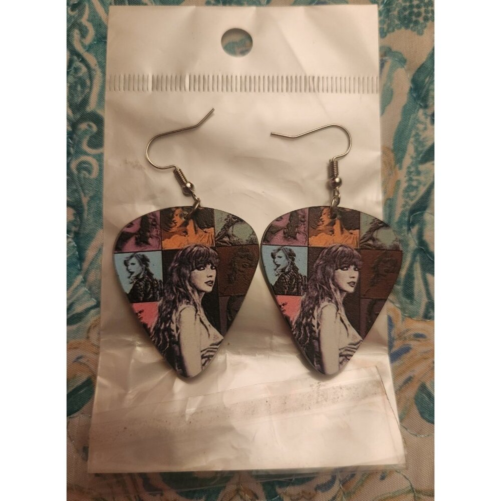 Taylor Swift Guitar Pick Earrings NWT